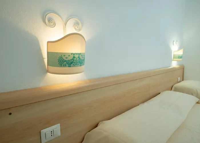 Guesthouse La Locanda - Comfy Rooms & Local Food Estalagem *