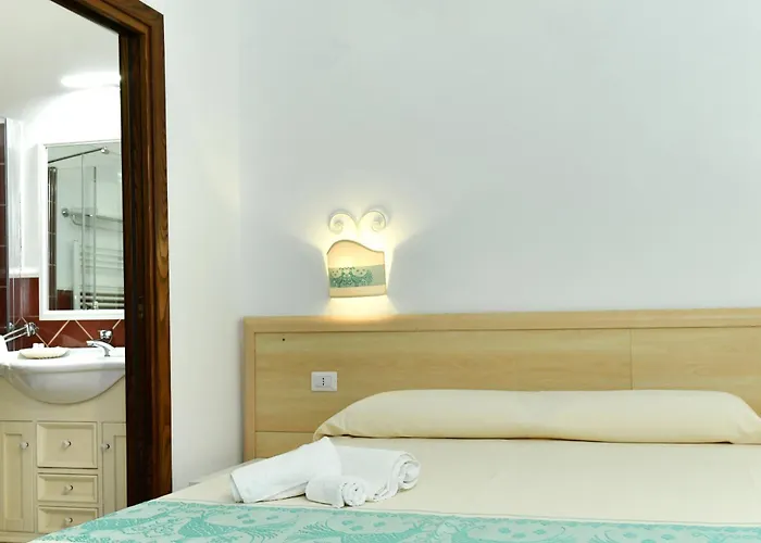 Guesthouse La Locanda - Comfy Rooms & Local Food Porto San Paolo (Sardinia)