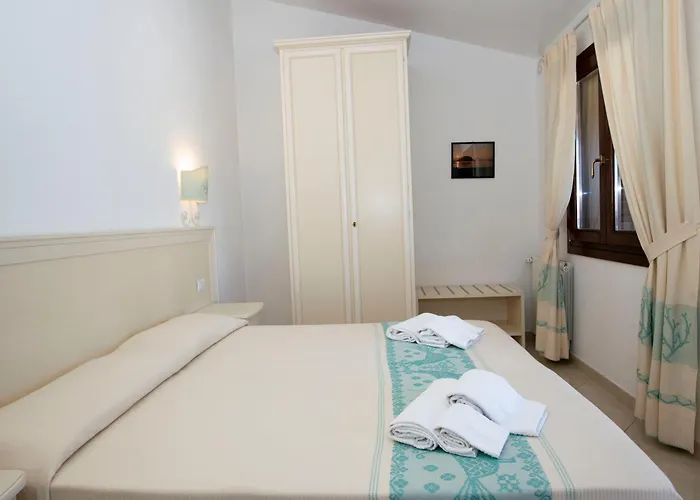 Guesthouse La Locanda - Comfy Rooms & Local Food Estalagem Porto San Paolo (Sardinia)