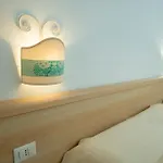 La - Comfy & Local Food Inn *