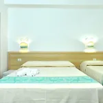 La - Comfy & Local Food Inn *