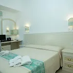 La - Comfy & Local Food Inn