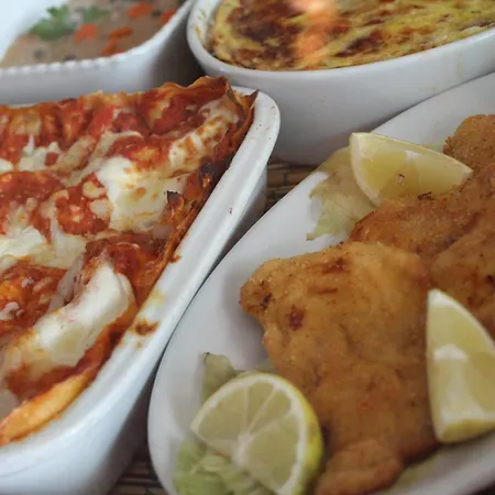 La - Comfy & Local Food Мини-отель *