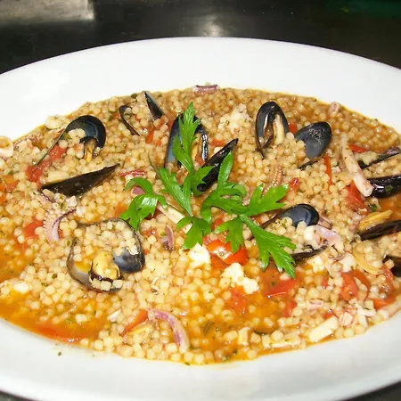 La - Comfy & Local Food *