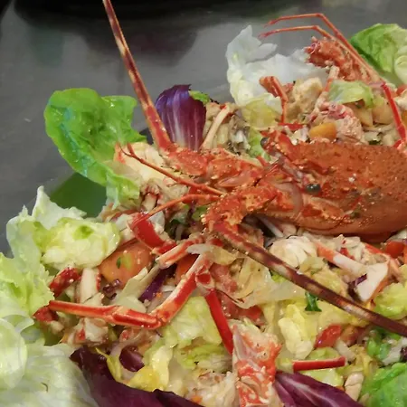 La - Comfy & Local Food Мини-отель *