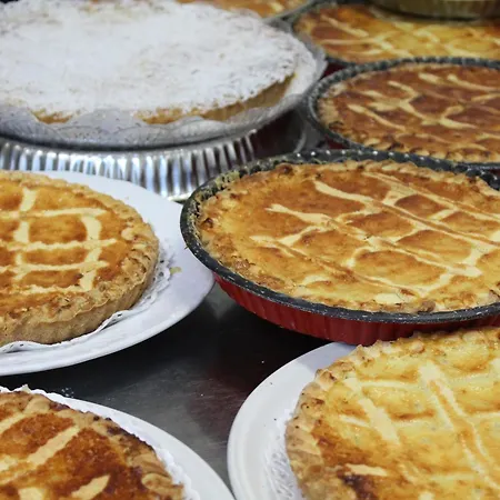 La - Comfy & Local Food Мини-отель *